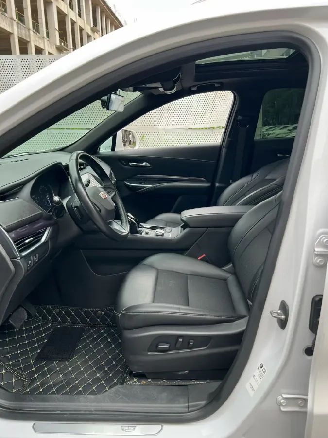 2021 Cadillac XT4 2.0T 237HP L4 9AT,autocango,china used car exporter,china ev exporter,chinese used car exporter,chinese used ev exporter