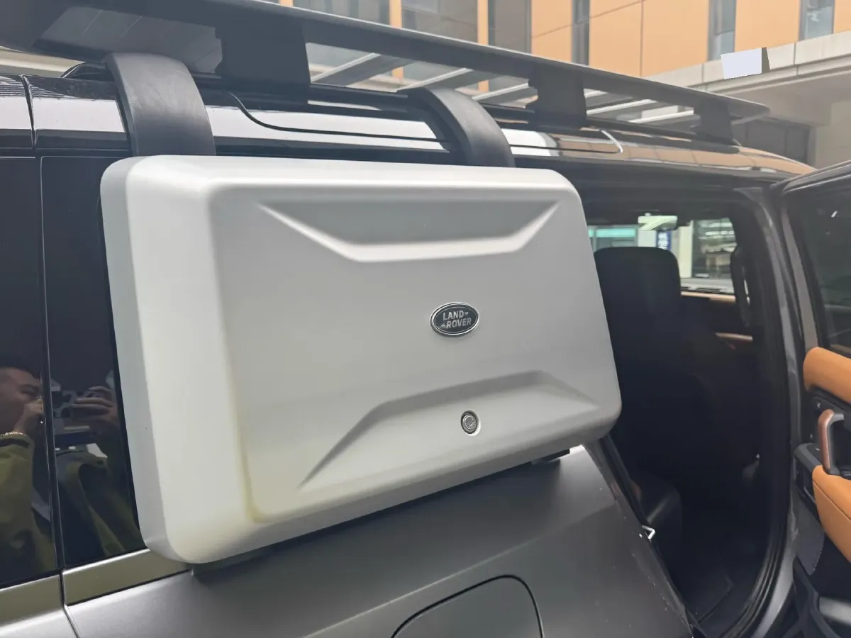 2022 Land Rover Defender 3.0T 400HP L6 8AT,autocango,china used car exporter,china ev exporter,chinese used car exporter,chinese used ev exporter