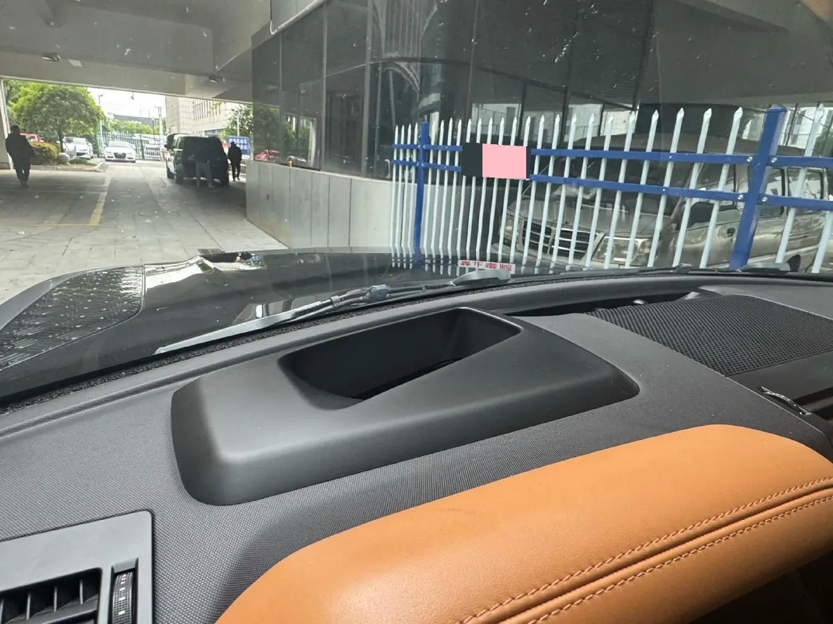 2022 Land Rover Defender 3.0T 400HP L6 8AT,autocango,china used car exporter,china ev exporter,chinese used car exporter,chinese used ev exporter