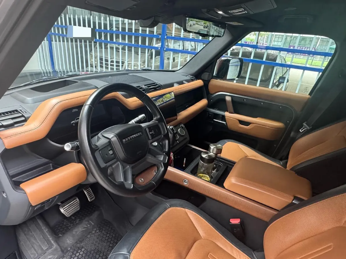 2022 Land Rover Defender 3.0T 400HP L6 8AT,autocango,china used car exporter,china ev exporter,chinese used car exporter,chinese used ev exporter