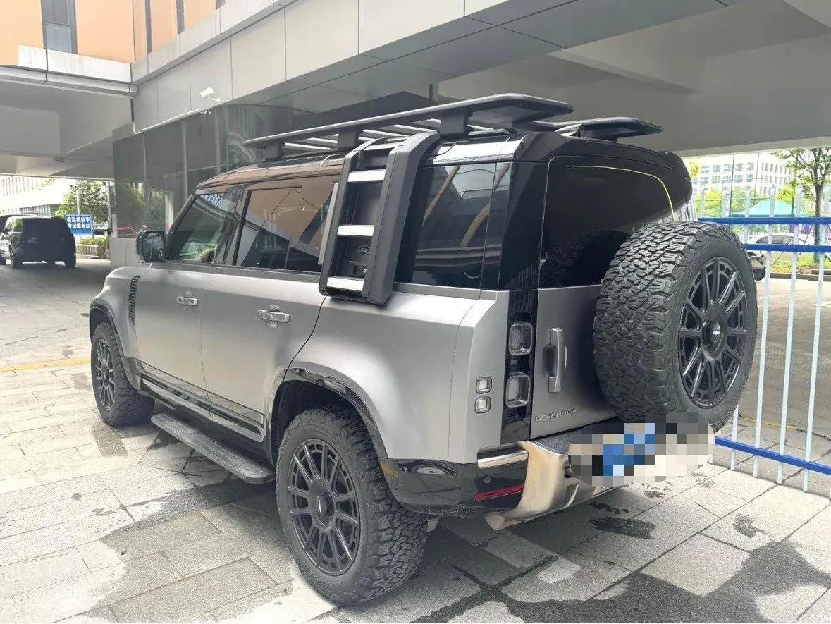 2022 Land Rover Defender 3.0T 400HP L6 8AT,autocango,china used car exporter,china ev exporter,chinese used car exporter,chinese used ev exporter