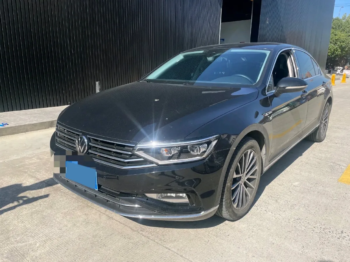 2020 Volkswagen Magotan 2.0T 186HP L4 7DCT,autocango,china used car exporter,china ev exporter,chinese used car exporter,chinese used ev exporter