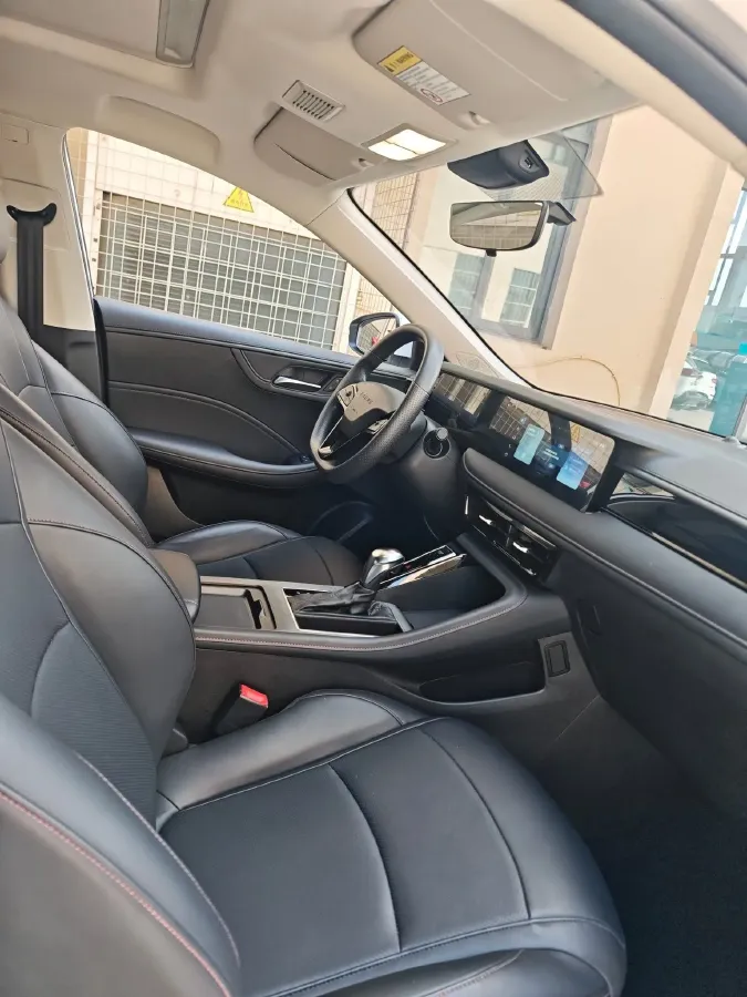 2023 Roewe i5 1.5L 129HP L4 CVT,autocango,china used car exporter,china ev exporter,chinese used car exporter,chinese used ev exporter