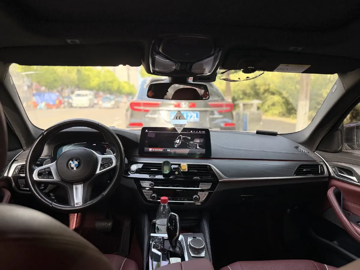 2021 BMW 5 Series 2.0T 252HP L4 8AT,autocango,china used car exporter,china ev exporter,chinese used car exporter,chinese used ev exporter
