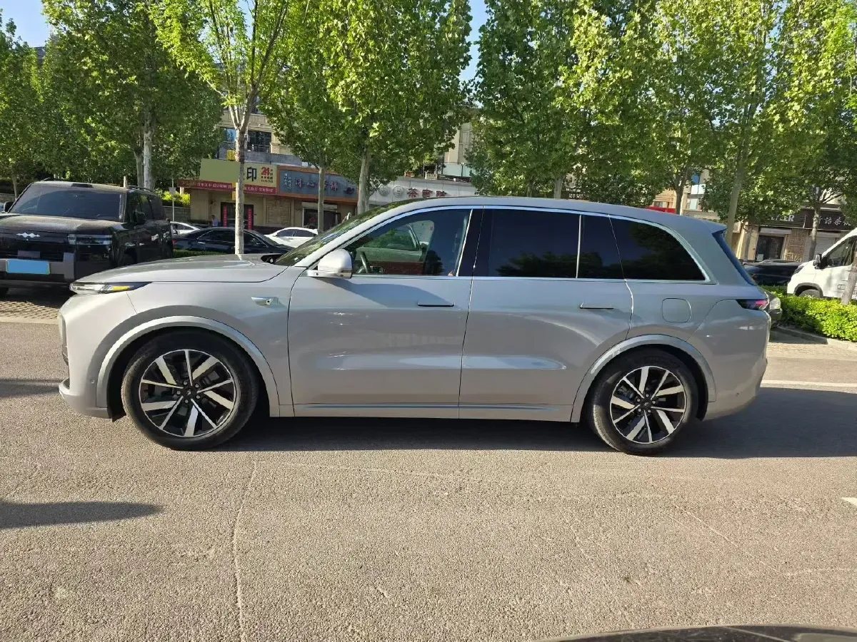 2023 Li L8 Range Extended 154HP REEV 40.9KWH,autocango,china used car exporter,china ev exporter,chinese used car exporter,chinese used ev exporter