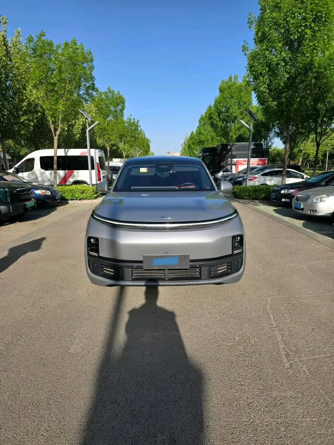 2023 Li L8 Range Extended 154HP REEV 40.9KWH,autocango,china used car exporter,china ev exporter,chinese used car exporter,chinese used ev exporter