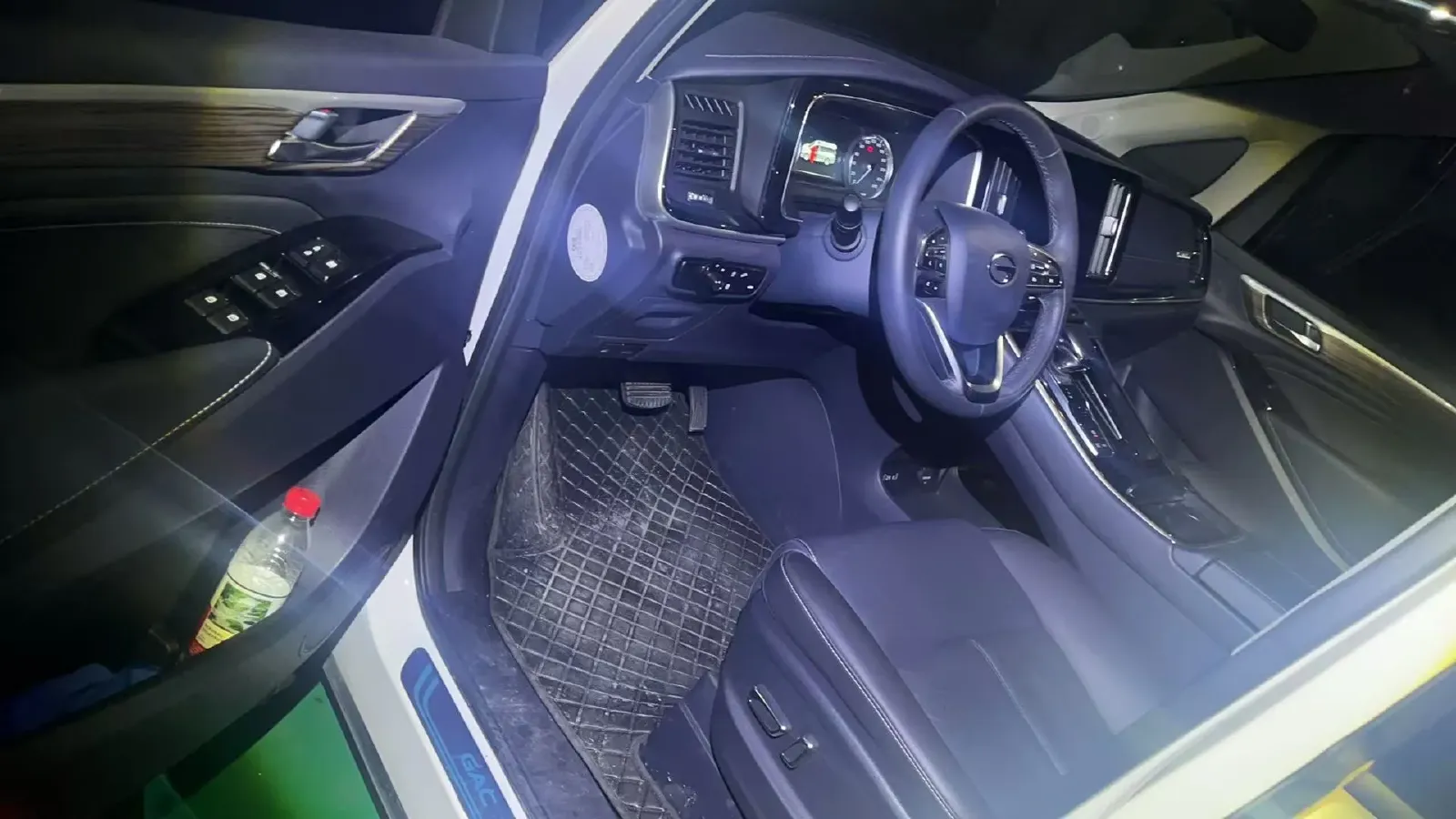 2021 GAC Trumpchi M8 2.0T 252HP L4 8AT,autocango,china used car exporter,china ev exporter,chinese used car exporter,chinese used ev exporter