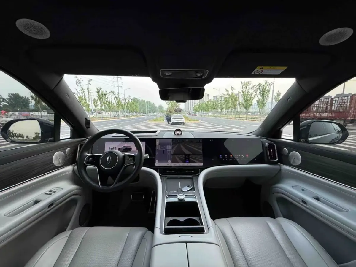 2025 AITO AITO M9 REEV 160HP REEV 52KWH,autocango,china used car exporter,china ev exporter,chinese used car exporter,chinese used ev exporter