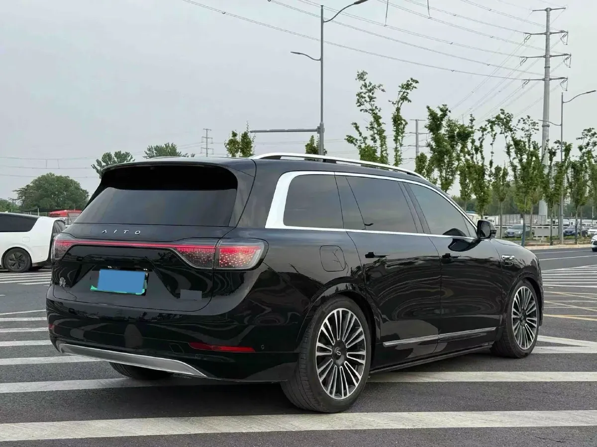 2025 AITO AITO M9 REEV 160HP REEV 52KWH,autocango,china used car exporter,china ev exporter,chinese used car exporter,chinese used ev exporter