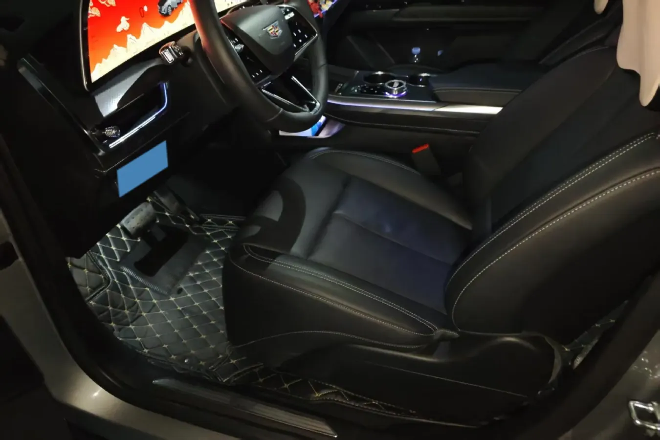 2025 Cadillac XT5 2.0T 237HP L4 9AT,autocango,china used car exporter,china ev exporter,chinese used car exporter,chinese used ev exporter