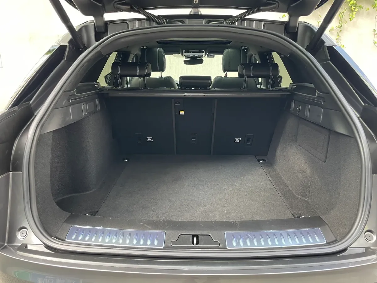 2018 Land Rover Range Rover Velar 3.0T 380HP V6 8AT,autocango,china used car exporter,china ev exporter,chinese used car exporter,chinese used ev exporter