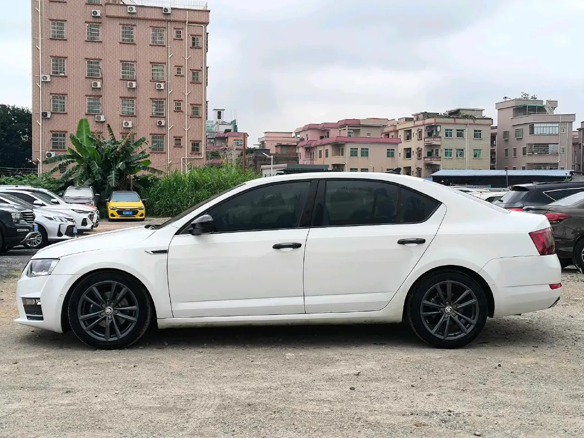 2017 Skoda Octavia 1.6L 110HP L4 6AT,autocango,china used car exporter,china ev exporter,chinese used car exporter,chinese used ev exporter