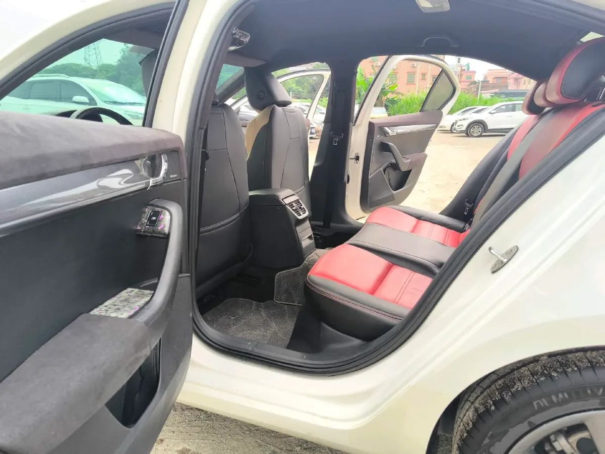 2017 Skoda Octavia 1.6L 110HP L4 6AT,autocango,china used car exporter,china ev exporter,chinese used car exporter,chinese used ev exporter