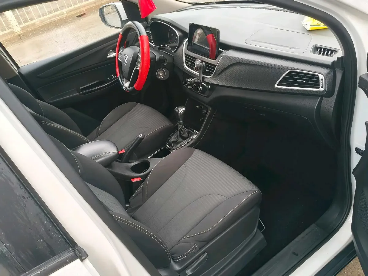 2021 BaoJun 730 1.5T 147HP L4 CVT,autocango,china used car exporter,china ev exporter,chinese used car exporter,chinese used ev exporter