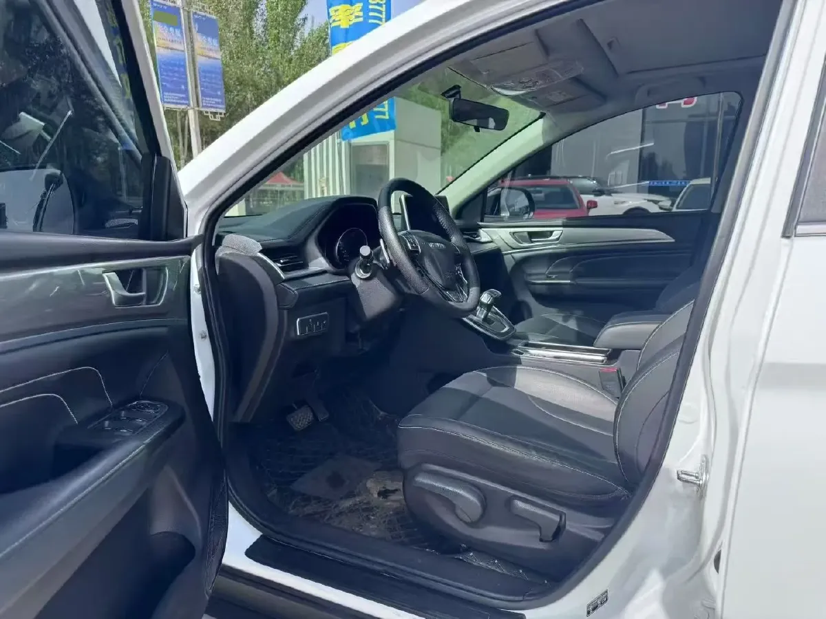 2023 Haval M6 1.5T 150HP L4 7DCT,autocango,china used car exporter,china ev exporter,chinese used car exporter,chinese used ev exporter