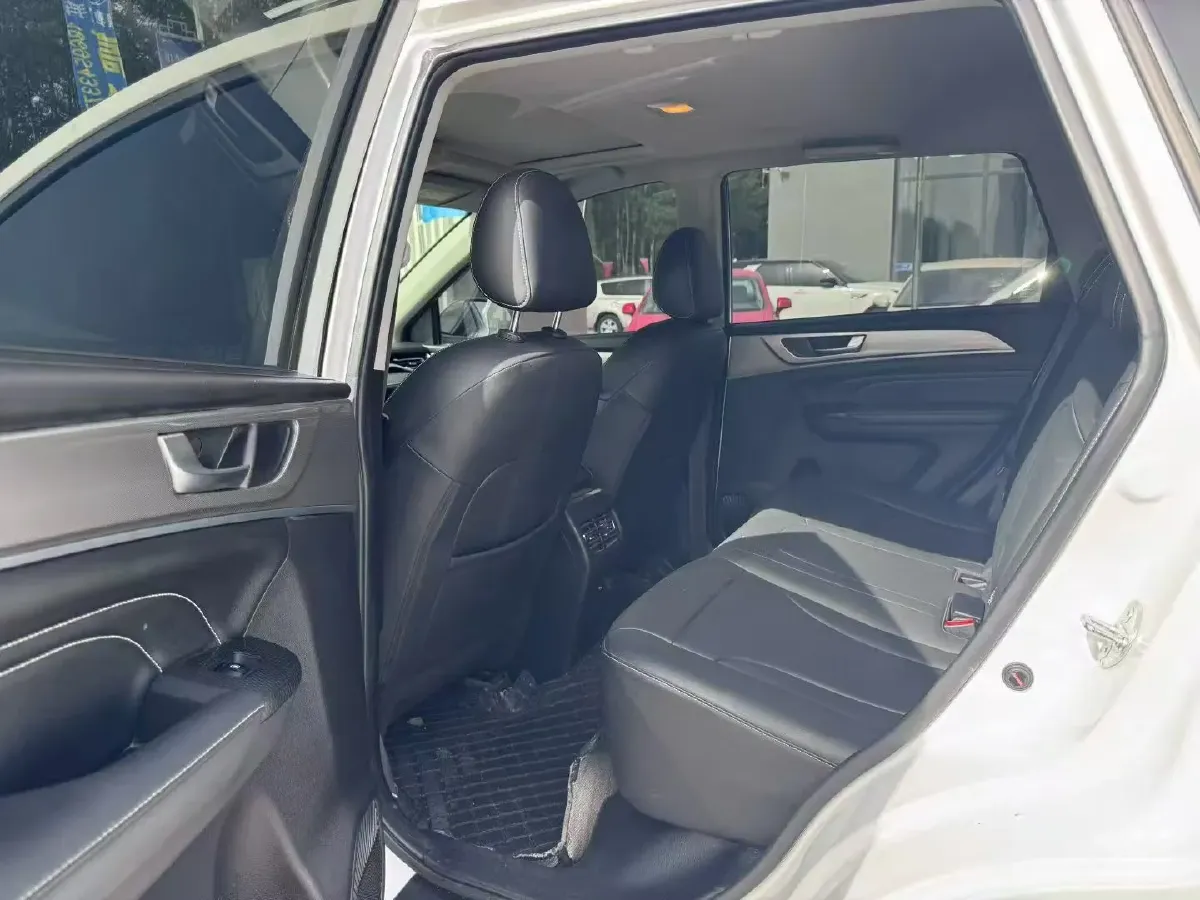 2023 Haval M6 1.5T 150HP L4 7DCT,autocango,china used car exporter,china ev exporter,chinese used car exporter,chinese used ev exporter