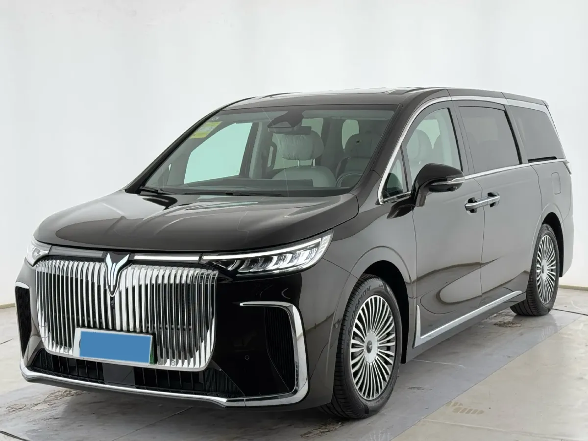 2025 Voyah Dream 1.5T 150HP L4 PHEV 41.7KWH,autocango,china used car exporter,china ev exporter,chinese used car exporter,chinese used ev exporter