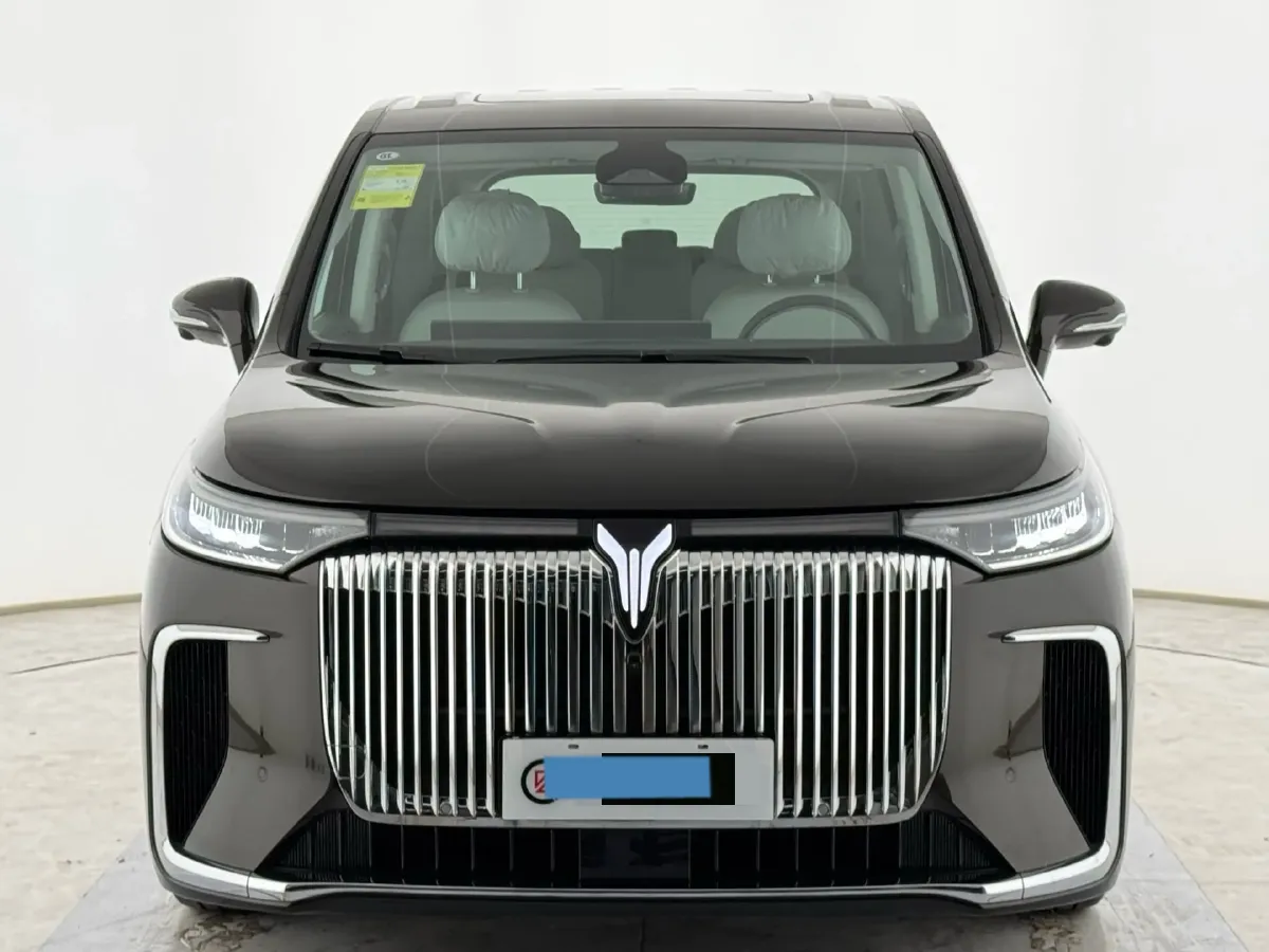 2025 Voyah Dream 1.5T 150HP L4 PHEV 41.7KWH,autocango,china used car exporter,china ev exporter,chinese used car exporter,chinese used ev exporter
