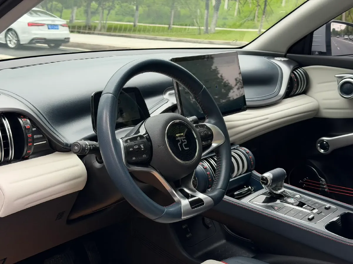 2022 Roewe RX5 MAX 1.5T 181HP L4 6AT,autocango,china used car exporter,china ev exporter,chinese used car exporter,chinese used ev exporter