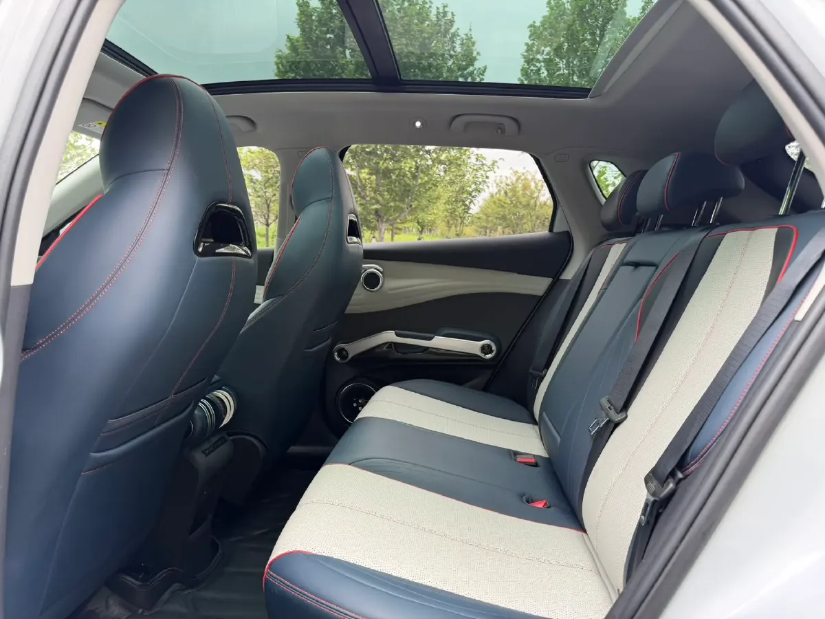 2022 Roewe RX5 MAX 1.5T 181HP L4 6AT,autocango,china used car exporter,china ev exporter,chinese used car exporter,chinese used ev exporter