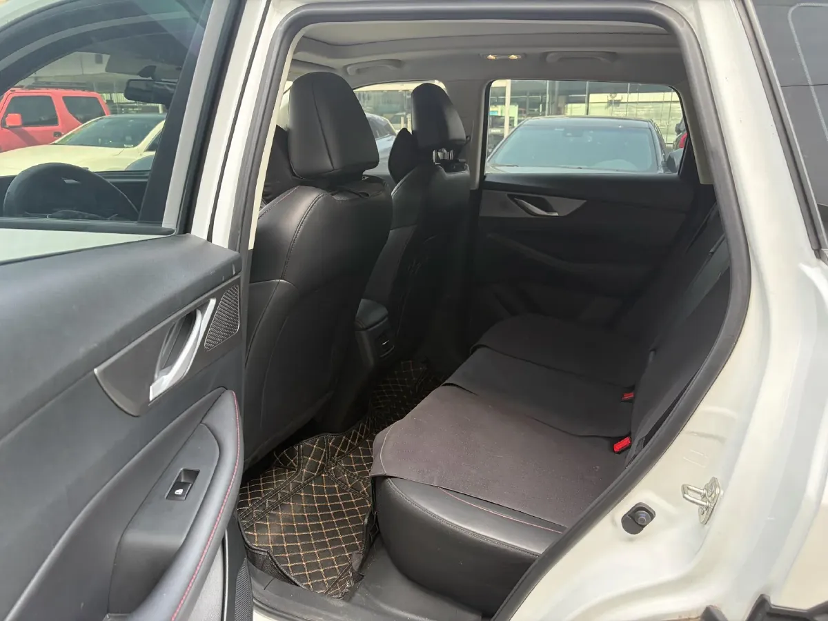 2023 ChangAn CS35 Plus 1.4T 160HP L4 7DCT,autocango,china used car exporter,china ev exporter,chinese used car exporter,chinese used ev exporter