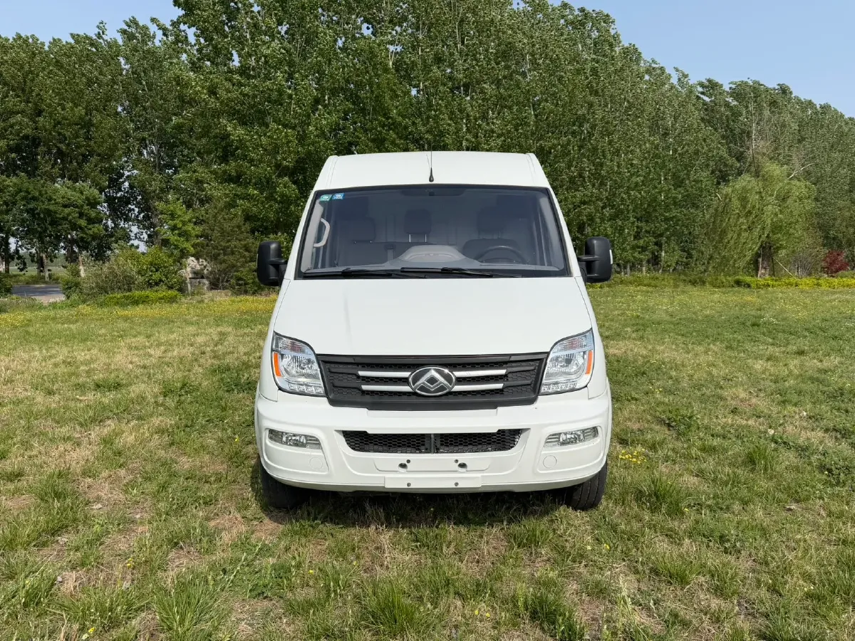 2021 MAXUS XinTu V80 2.0T 127HP L4 6MT,autocango,china used car exporter,china ev exporter,chinese used car exporter,chinese used ev exporter