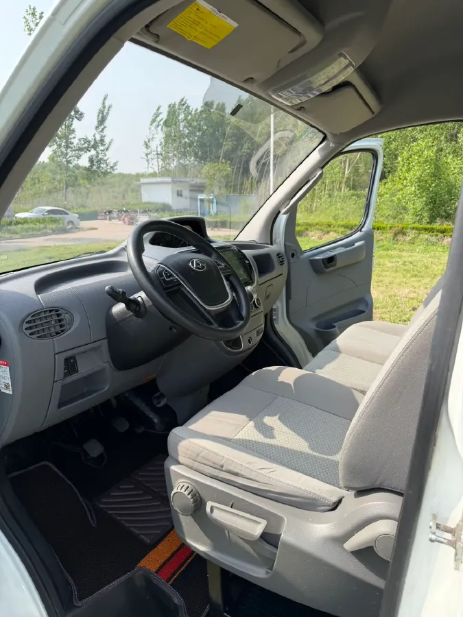 2021 MAXUS XinTu V80 2.0T 127HP L4 6MT,autocango,china used car exporter,china ev exporter,chinese used car exporter,chinese used ev exporter