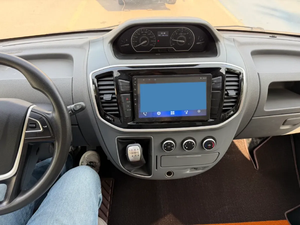 2021 MAXUS XinTu V80 2.0T 127HP L4 6MT,autocango,china used car exporter,china ev exporter,chinese used car exporter,chinese used ev exporter