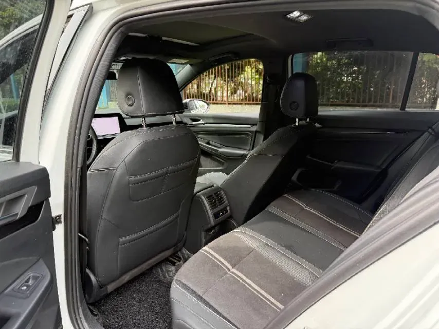 2023 Volkswagen Golf 1.4T 150HP L4 7DCT,autocango,china used car exporter,china ev exporter,chinese used car exporter,chinese used ev exporter