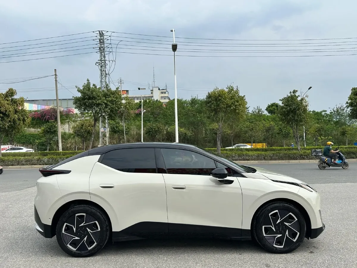 2025 Dongfeng Z9 2.0T 258HP L4 8AT,autocango,china used car exporter,china ev exporter,chinese used car exporter,chinese used ev exporter