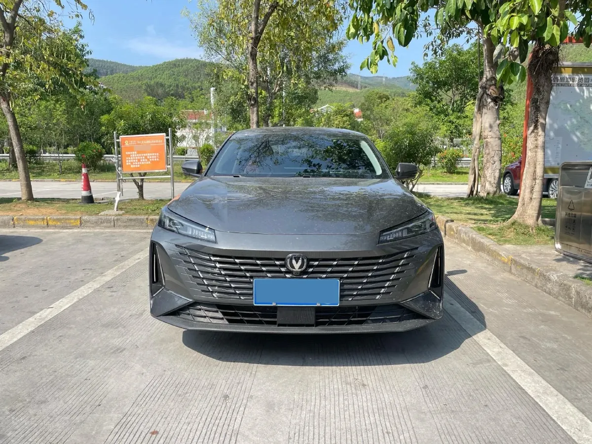 2025 ChangAn Eado 1.5T 192HP L4 7DCT,autocango,china used car exporter,china ev exporter,chinese used car exporter,chinese used ev exporter