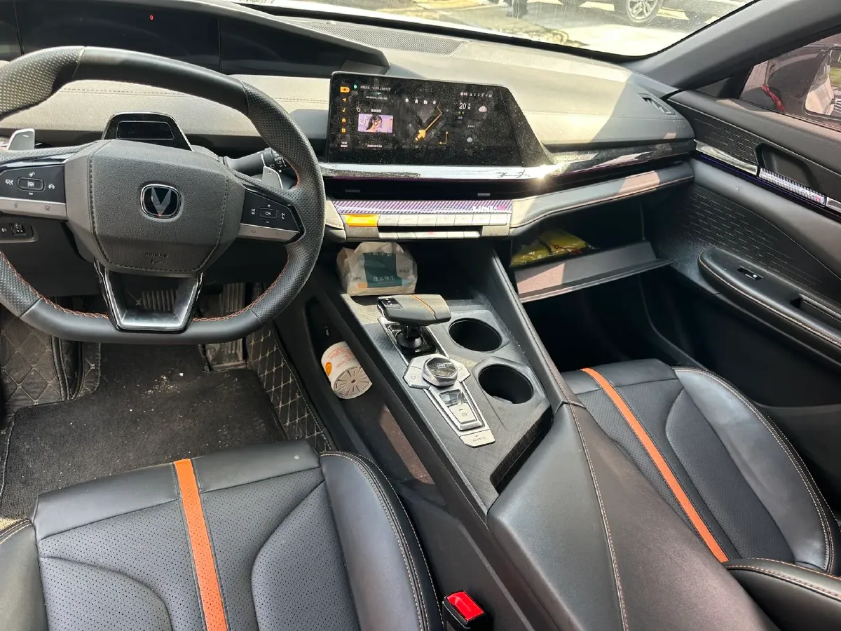 2024 ChangAn UNI-V 1.5T 188HP L4 7DCT,autocango,china used car exporter,china ev exporter,chinese used car exporter,chinese used ev exporter