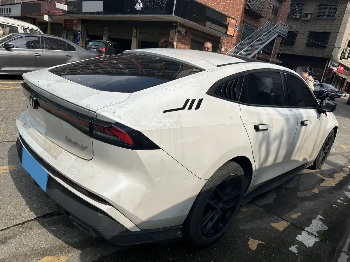 2024 ChangAn UNI-V 1.5T 188HP L4 7DCT,autocango,china used car exporter,china ev exporter,chinese used car exporter,chinese used ev exporter