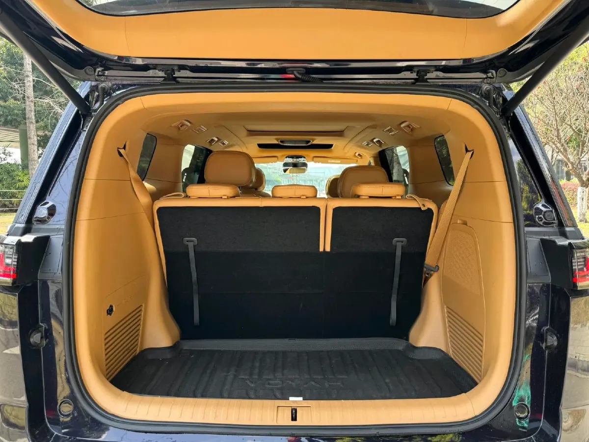 2022 Voyah Dream 1.5T 136HP L4 PHEV 25.57KWH,autocango,china used car exporter,china ev exporter,chinese used car exporter,chinese used ev exporter