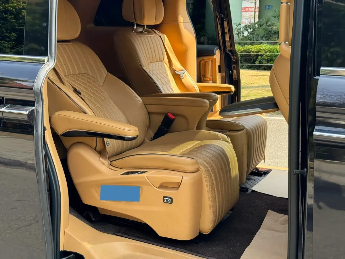 2022 Voyah Dream 1.5T 136HP L4 PHEV 25.57KWH,autocango,china used car exporter,china ev exporter,chinese used car exporter,chinese used ev exporter