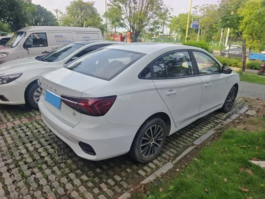 2021 Roewe i5 1.5L 120HP L4 CVT,autocango,china used car exporter,china ev exporter,chinese used car exporter,chinese used ev exporter