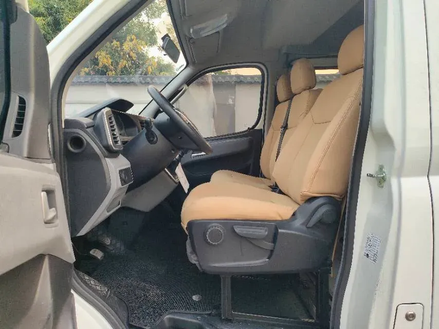 2021 MAXUS XinTu V80 2.0T 139HP L4 6MT,autocango,china used car exporter,china ev exporter,chinese used car exporter,chinese used ev exporter