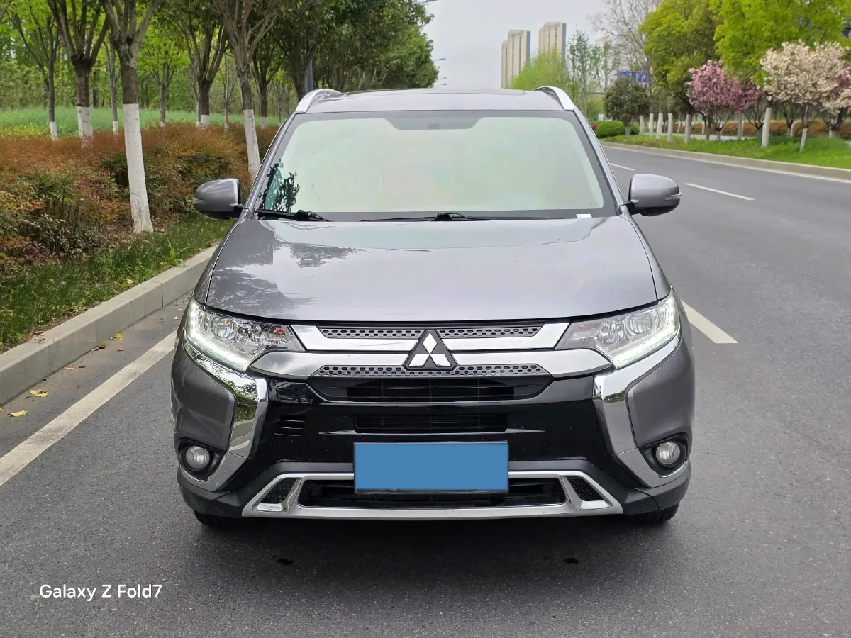 2020 Mitsubishi Outlander 2.0L 166HP L4 CVT,autocango,china used car exporter,china ev exporter,chinese used car exporter,chinese used ev exporter