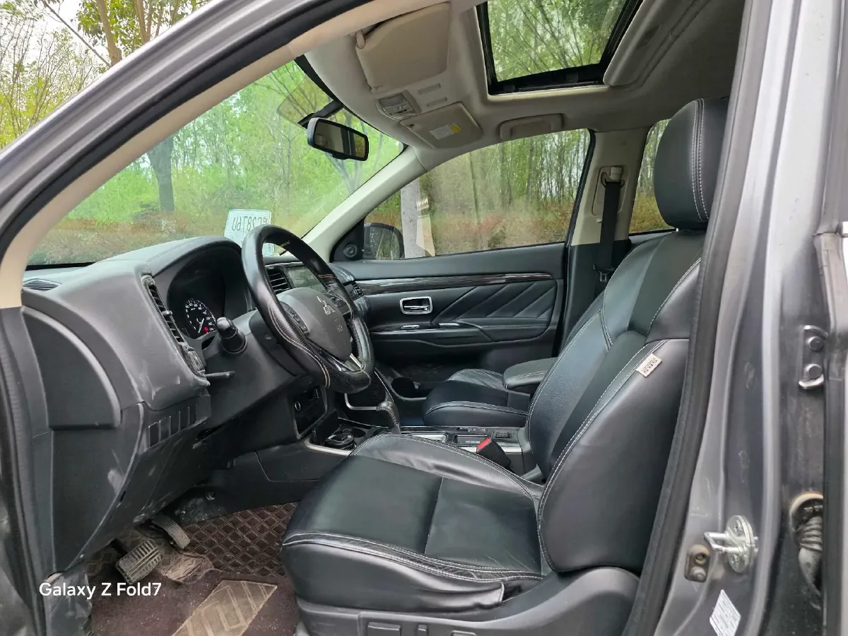 2020 Mitsubishi Outlander 2.0L 166HP L4 CVT,autocango,china used car exporter,china ev exporter,chinese used car exporter,chinese used ev exporter