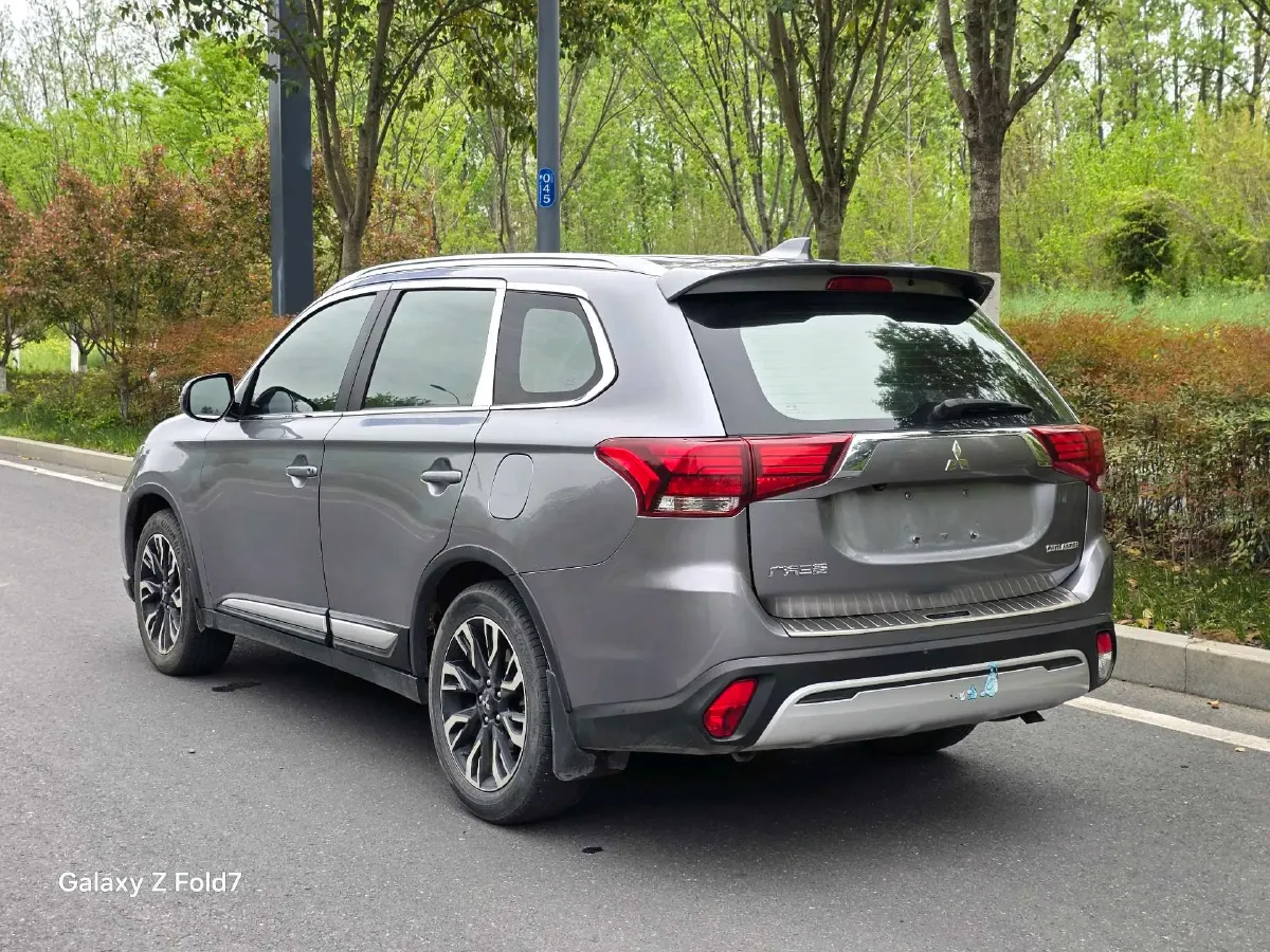 2020 Mitsubishi Outlander 2.0L 166HP L4 CVT,autocango,china used car exporter,china ev exporter,chinese used car exporter,chinese used ev exporter