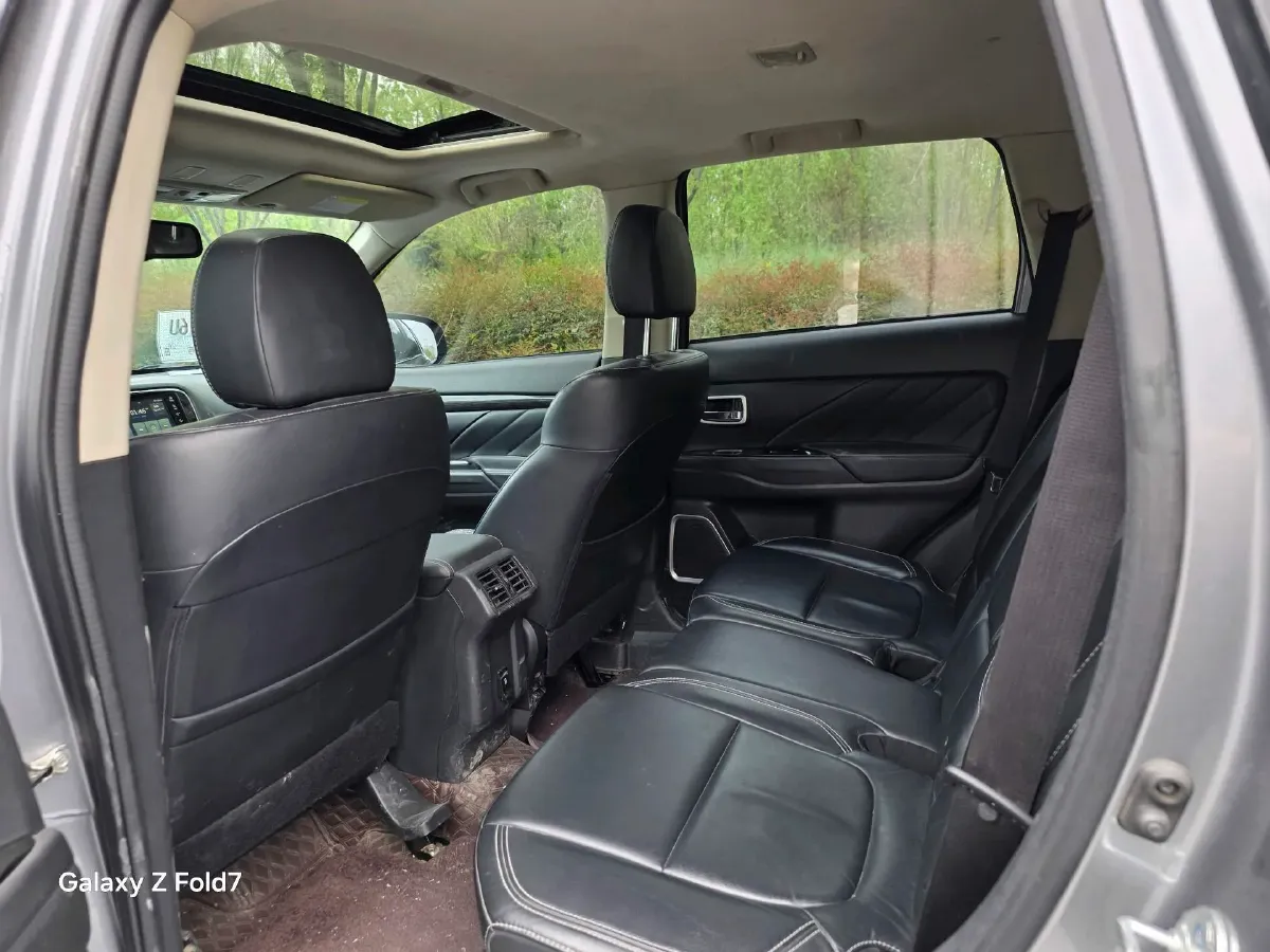 2020 Mitsubishi Outlander 2.0L 166HP L4 CVT,autocango,china used car exporter,china ev exporter,chinese used car exporter,chinese used ev exporter