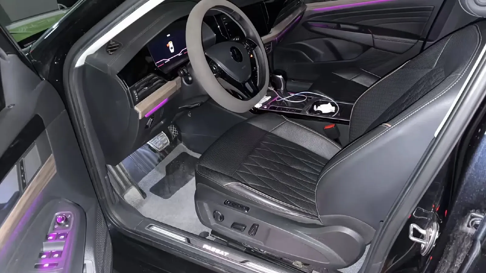 2021 Volkswagen Passat 2.0T 186HP L4 7DCT,autocango,china used car exporter,china ev exporter,chinese used car exporter,chinese used ev exporter