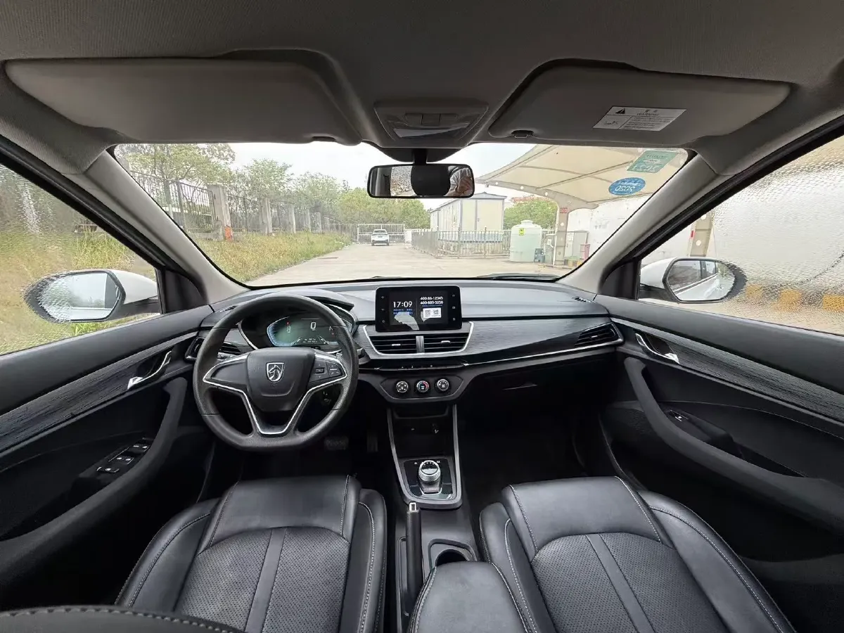 2019 BaoJun 530 1.5T 147HP L4 6MT,autocango,china used car exporter,china ev exporter,chinese used car exporter,chinese used ev exporter