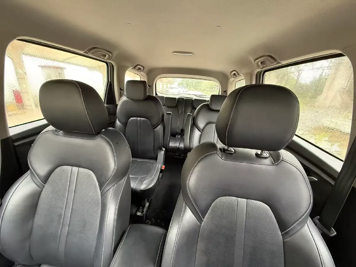 2019 BaoJun 530 1.5T 147HP L4 6MT,autocango,china used car exporter,china ev exporter,chinese used car exporter,chinese used ev exporter