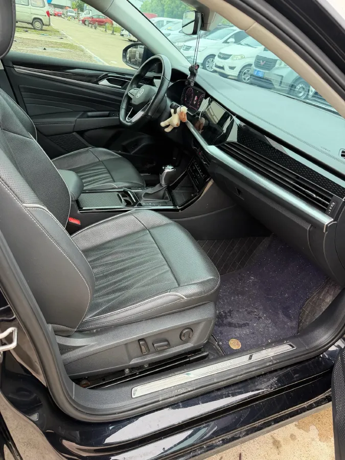 2023 Volkswagen Passat 2.0T 186HP L4 7DCT,autocango,china used car exporter,china ev exporter,chinese used car exporter,chinese used ev exporter