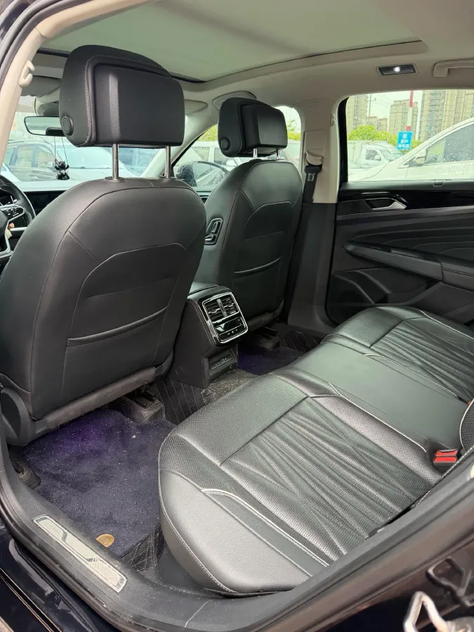 2023 Volkswagen Passat 2.0T 186HP L4 7DCT,autocango,china used car exporter,china ev exporter,chinese used car exporter,chinese used ev exporter