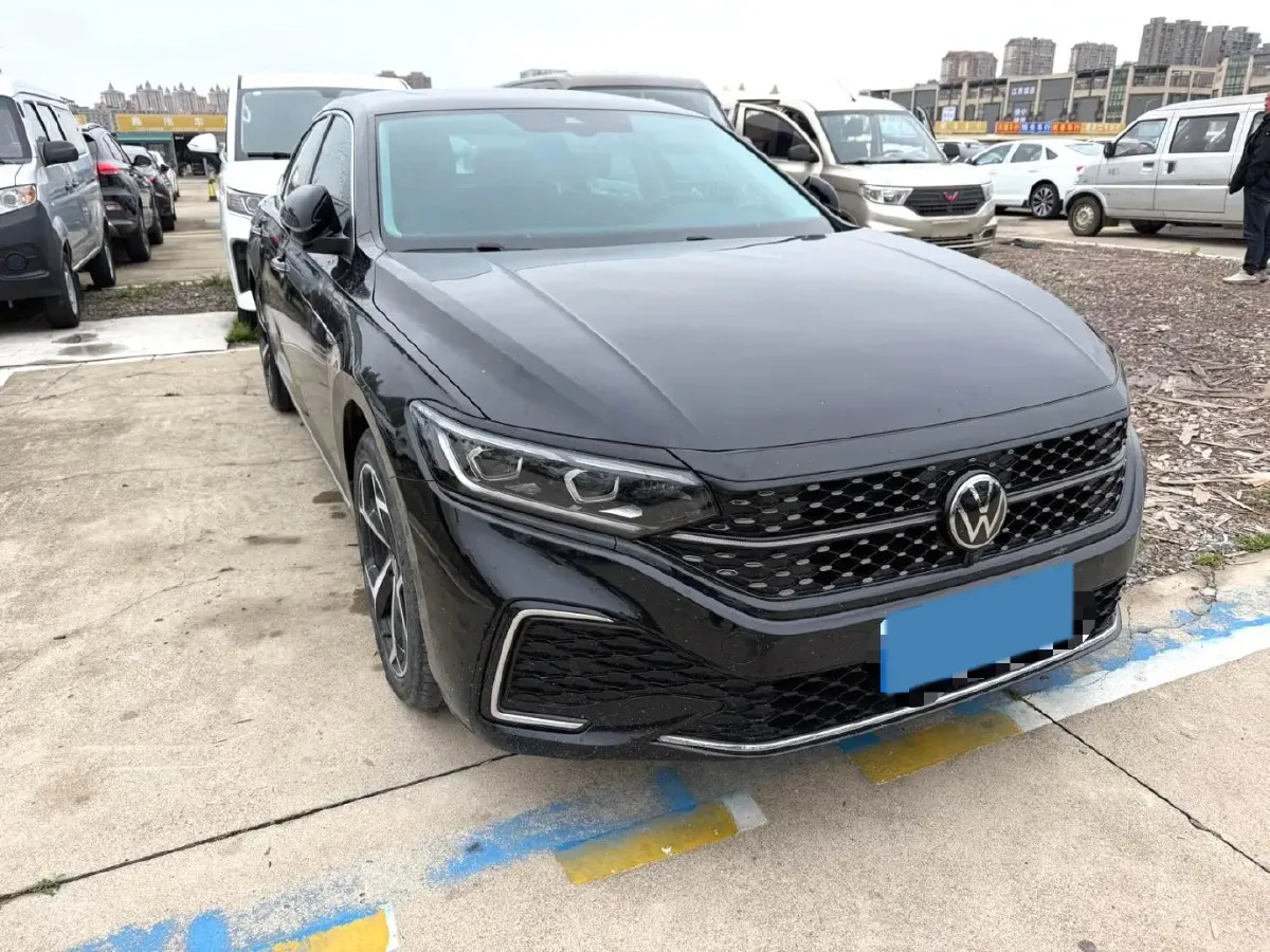2023 Volkswagen Passat 2.0T 186HP L4 7DCT,autocango,china used car exporter,china ev exporter,chinese used car exporter,chinese used ev exporter