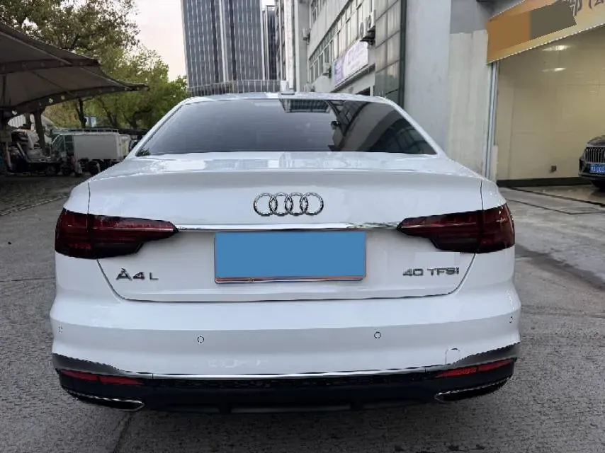 2020 Audi A4L 2.0T 190HP L4 7DCT,autocango,china used car exporter,china ev exporter,chinese used car exporter,chinese used ev exporter