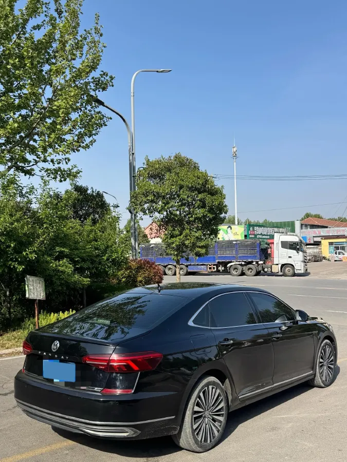 2019 Volkswagen Passat 2.0T 186HP L4 7DCT,autocango,china used car exporter,china ev exporter,chinese used car exporter,chinese used ev exporter