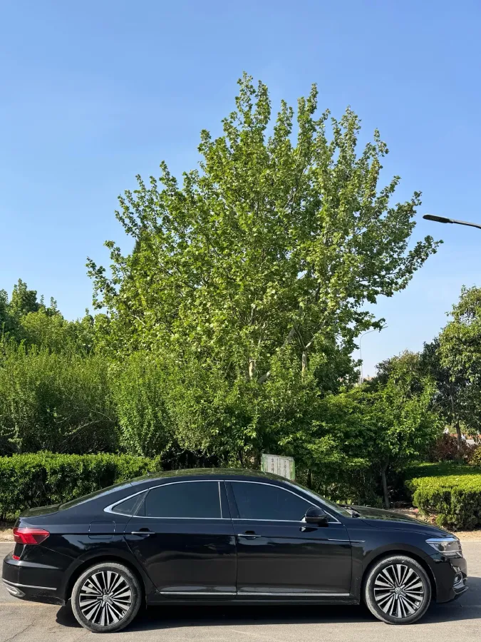 2019 Volkswagen Passat 2.0T 186HP L4 7DCT,autocango,china used car exporter,china ev exporter,chinese used car exporter,chinese used ev exporter